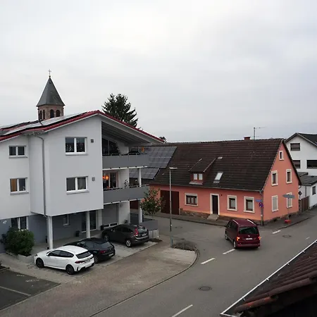 Oda ve Kahvaltı Gasthaus&pension Blume Ötigheim